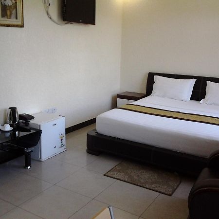 Best Point Hotel Dar es Salaam Habitación foto
